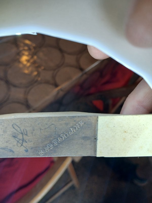 fabricant touches.jpg