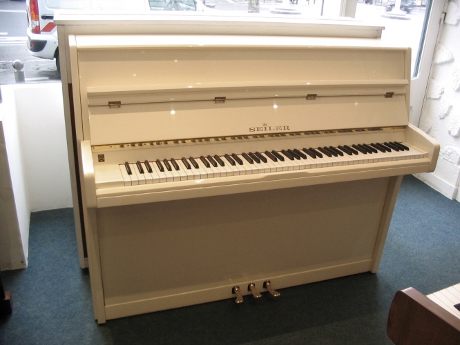 npianosoccasion_Seiler fav bl.JPG