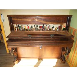 piano-bar-977896330_ML.jpg